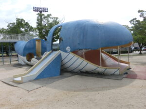 安城総合運動公園　タコ公園　クジラの遊具